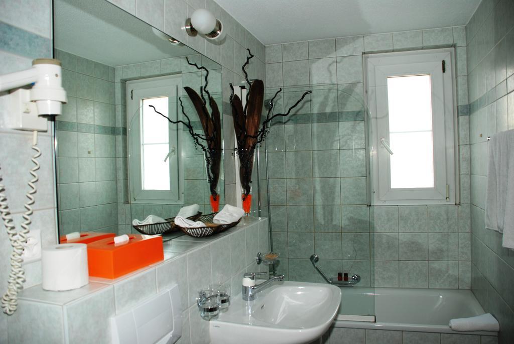 Hostellerie De Geneve Βεβέ Δωμάτιο φωτογραφία